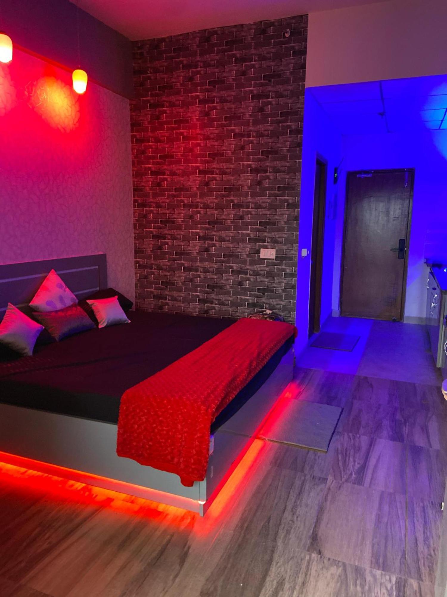 Kinky Dark Rooms Greater Noida Exterior photo